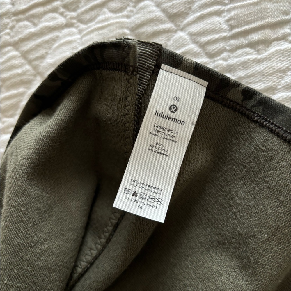Lululemon Vinyasa Scarf Evergreen Camo Green One Size Wrap Versatile Stretch - Picture 7 of 9